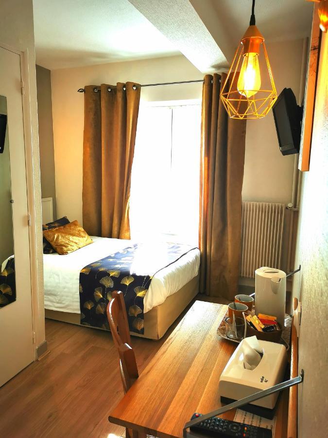 Logis La Sapiniere Hotell Remilly-Aillicourt Exteriör bild