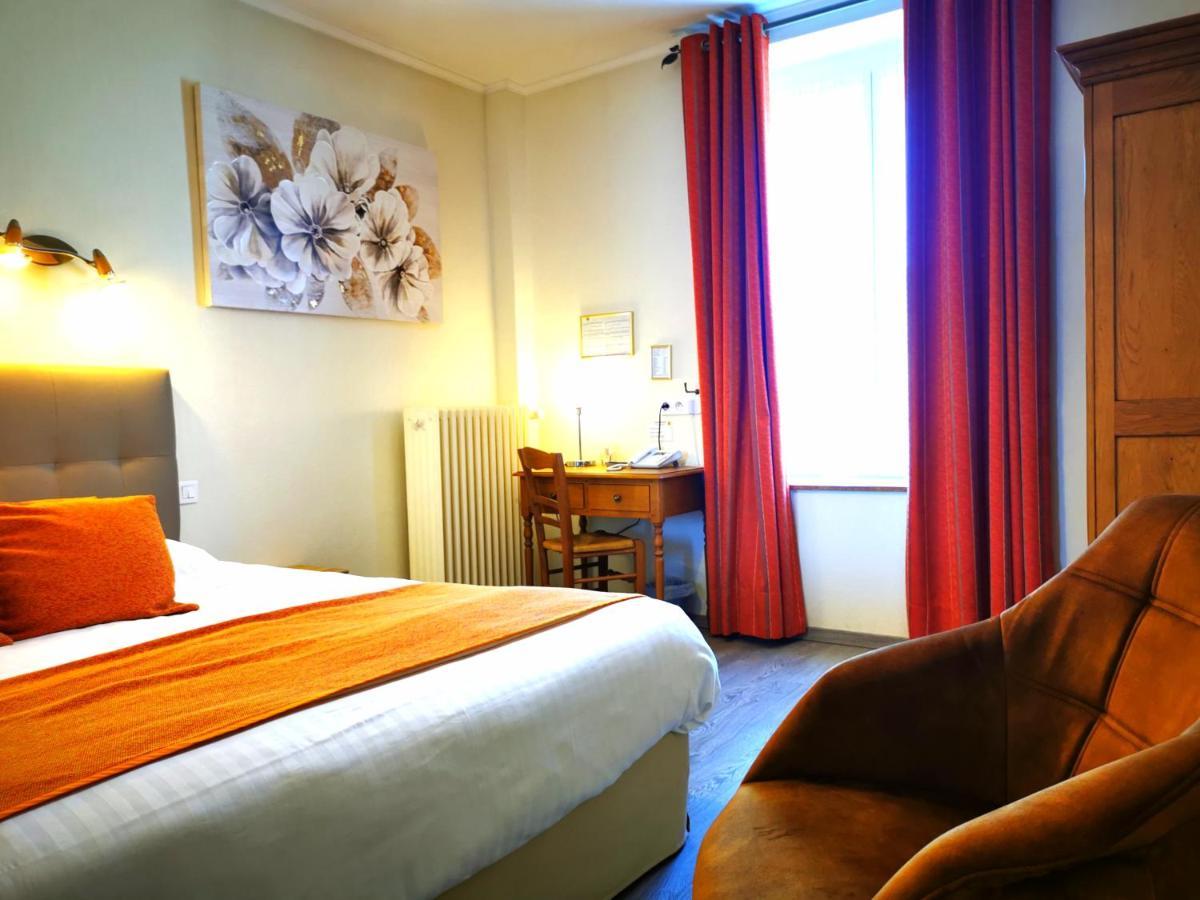 Logis La Sapiniere Hotell Remilly-Aillicourt Exteriör bild