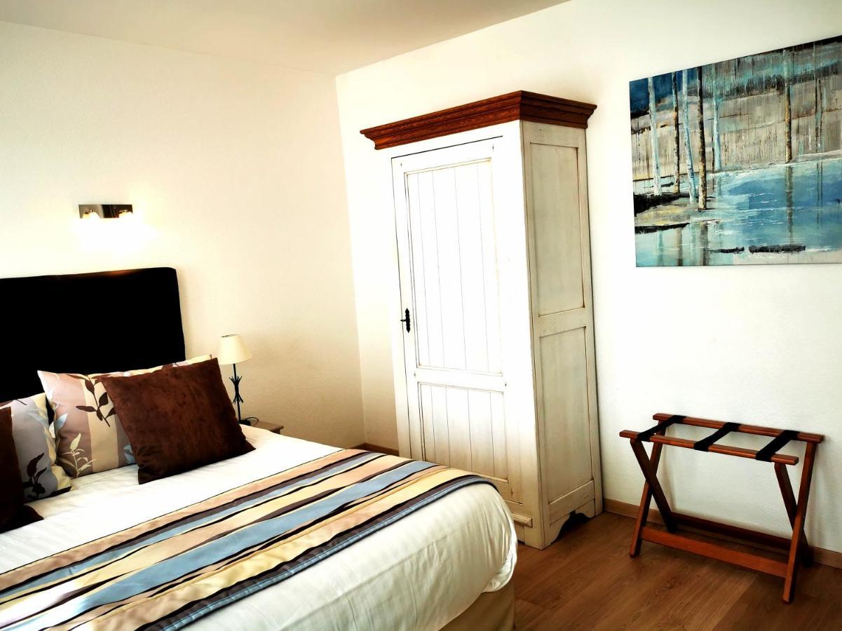 Logis La Sapiniere Hotell Remilly-Aillicourt Exteriör bild