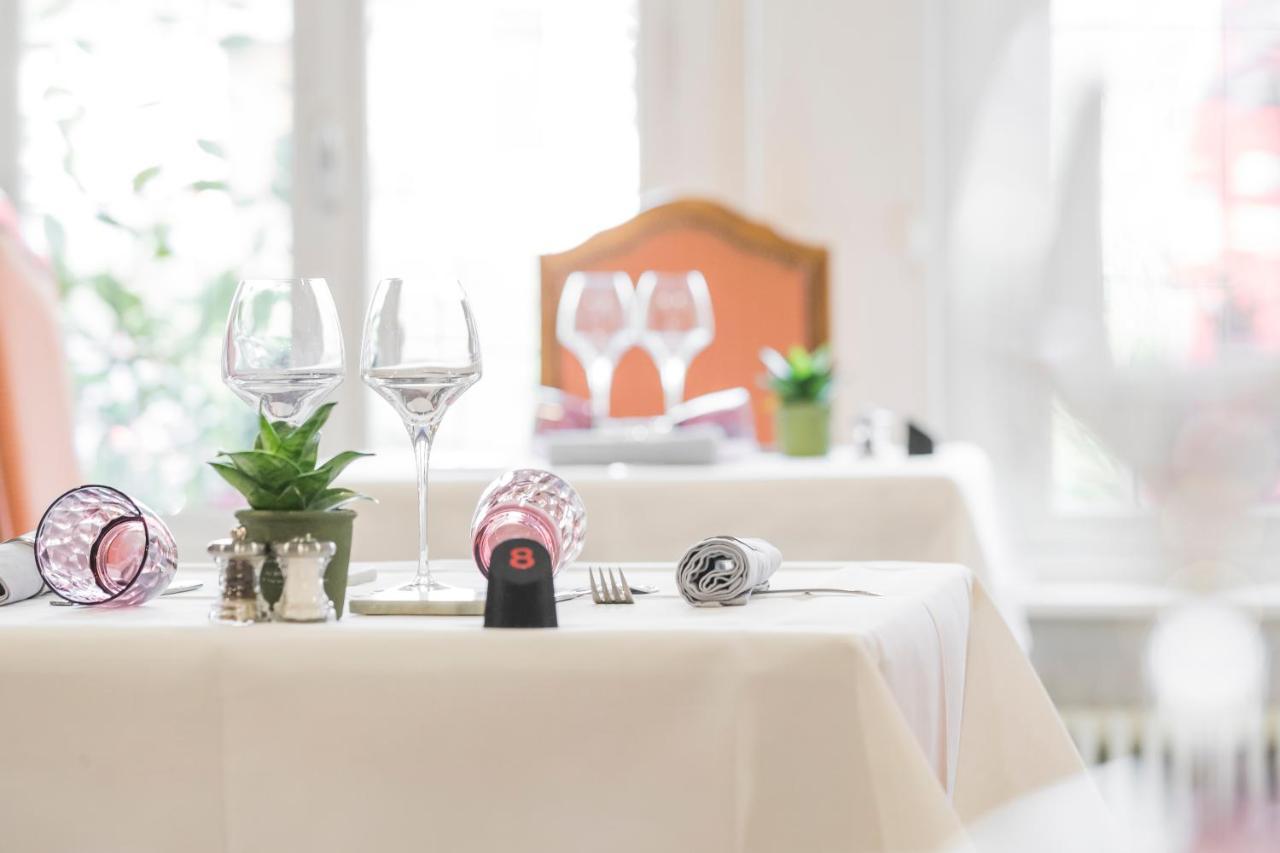 Logis La Sapiniere Hotell Remilly-Aillicourt Exteriör bild