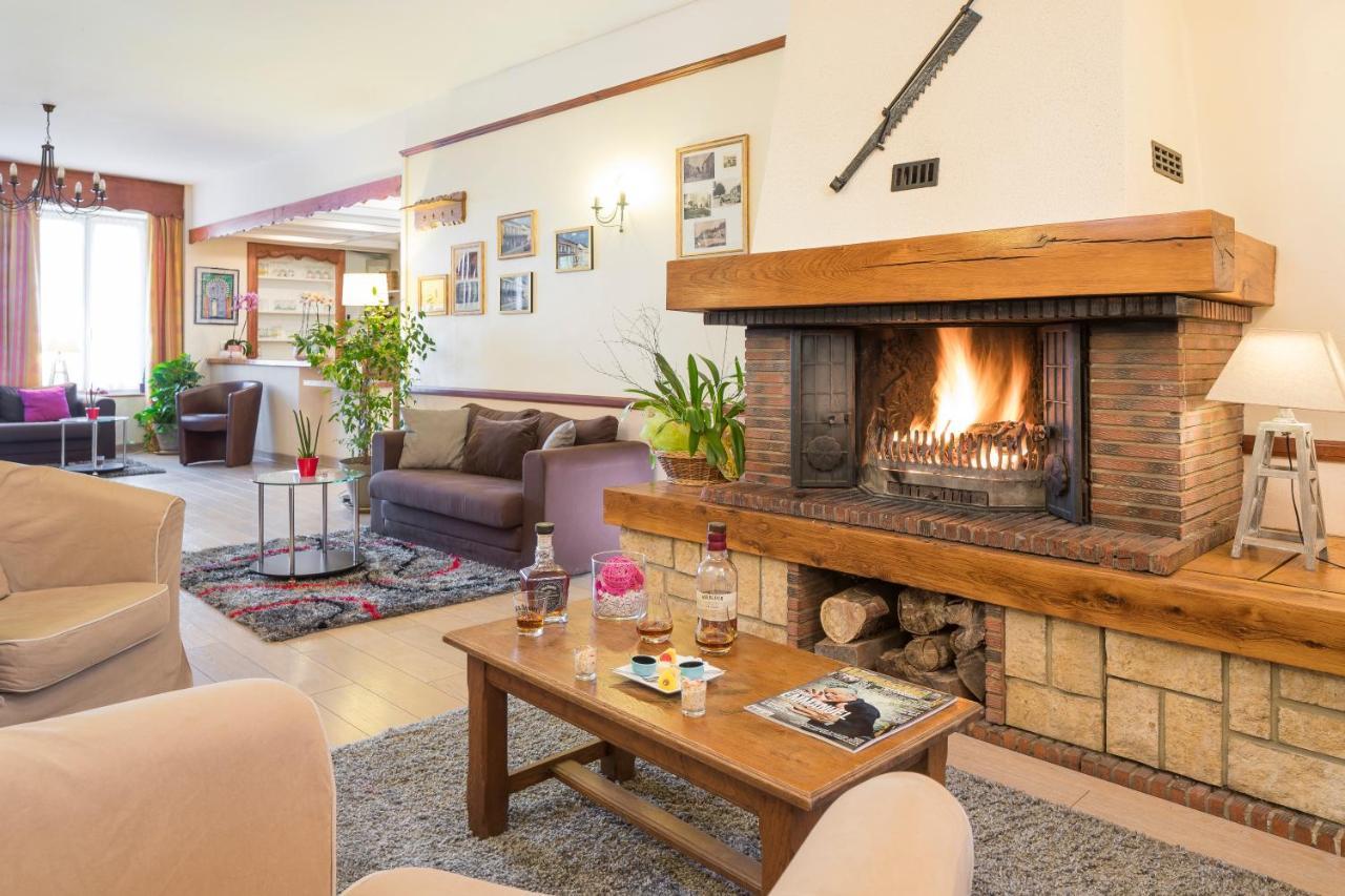 Logis La Sapiniere Hotell Remilly-Aillicourt Exteriör bild