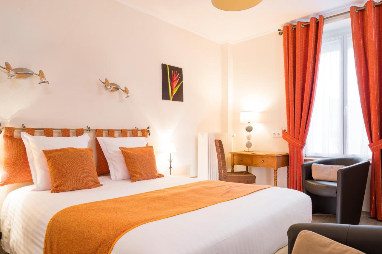 Logis La Sapiniere Hotell Remilly-Aillicourt Exteriör bild